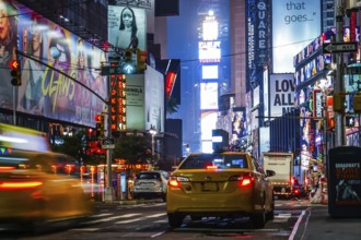 Night view of the New York Times Square (TimesSquare). Shooting Location: New York, Manhattan