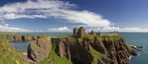 Ruins of Dunnotar Castle, Stonehaven, Scotland, United Kingdom, Europe