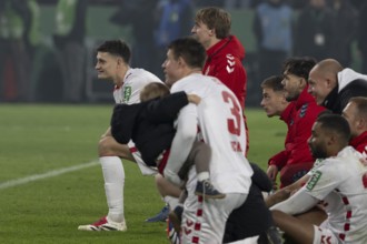 BEAUTIFUL SPORTS/ (DFL/DFB REGULATIONS PROHIBIT ANY USE OF PHOTOGRAPHS AS IMAGE SEQUENCES AND/OR