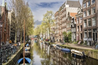 Oudezijds Voorburgwal channel, Amsterdam, Netherlands