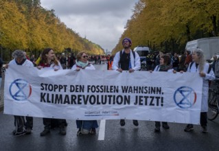 Germany, Berlin, 28.10.2023, Climate activists protest with mass occupation, Climate activists