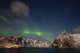 Northern Lights (Aurora borealis), Aurora Borealis, Lofoten, Norway, Europe