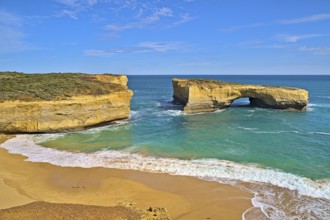 London Arch along the Great Ocean Road in present times