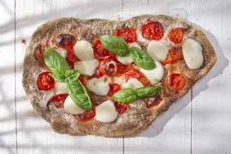Margherita pizza with whole wheat flour for glucose