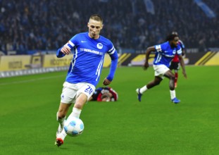 Pal Dardai (Hertha BSC #20) on the ball. (DFLDFB REGULATES PROHIBIT ANY USE OF PHOTOGRAPHS AS IMAGE