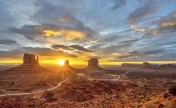 Dramatic sunrise in the impressive Monument Valley in Arizona, USA, North America