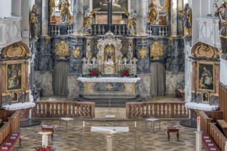 Main altar, Church of St Martin, Marktoberdorf, Allgäu, Bavaria, Germany, Europe