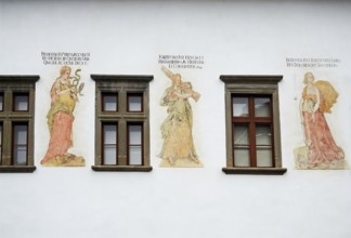 The paintings represent symbols of civil virtues: moderation, carefulness, bravery, patience and