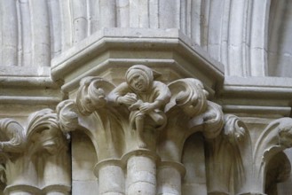 Interior view, Thorn Picker Sculpture, Column, Wells Cathedral, Wells, England, Great Britain