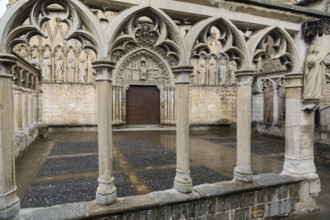 Frieze of the apostolate, church of Santa Maria, 13th century, Olite, regional community of