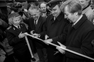 Germany, Potsdam, 01.04.1992, Reopening of the S-Bahn line Berlin Potsdam, Manfred Stolpe, Prime