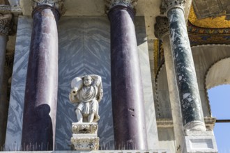 Stone sculpture, Basilica of San Marco, Venice, Italy, Europe