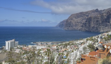 Atlantic Ocean, Hotels in Los Gigantes, Cliffs, Tenerife, Spain, Europe