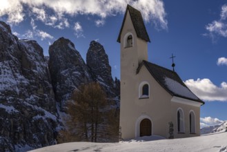 Chapel on the Gardena Pass, South Tyrol, Italy, Europe