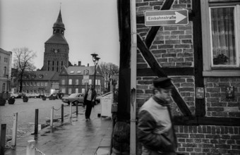 Germany, Sternberg, 12.01.1992, Town Church of St. Mary and St. Nicholas, one-way street, Sternberg
