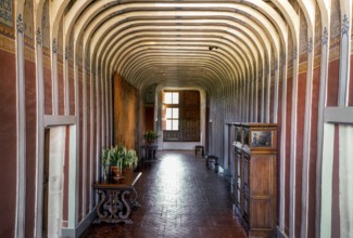 Chenonceaux, Chateau-de-Chenonceau, corridor on the 2nd floor