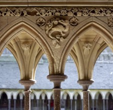 Mont-Saint-Michel, Merveille, cloister, detail
