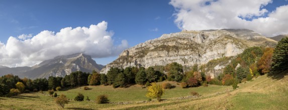 Boca de lo Infierno and Faxa de los Valencianos, Hecho valley, western valleys, Pyrenean mountain