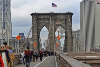 Brooklyn Bridge in Brooklyn, Manhattan, New York, USA United States of America, Pedestrians on the
