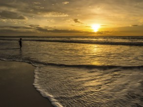 An image of a beautiful sunset over the ocean