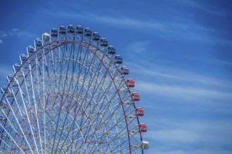 Sunny sky and Ferris wheel. Shooting Location: Yokohama-city kanagawa prefecture