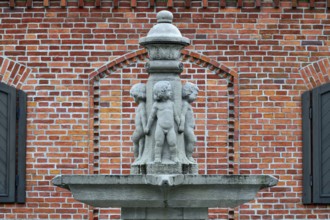 Fountain Putti. German sculptor Stanislaus, Kauer, 1908, Kaliningrad (Konigsberg), Russia, Europe