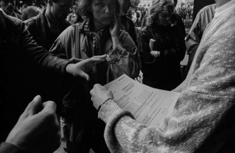 GDR, Berlin, 12 June 1990, Applying for monetary union, Sparkasse am Alexanderplatz