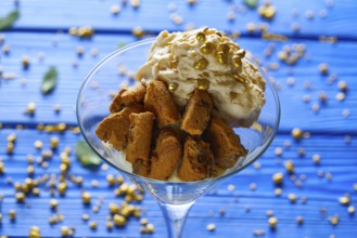 White chocolate cream with cookies and coffee mousse dessert