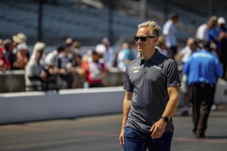 INDYCAR driver, ED CARPENTER (33) of Indianapolis, Indiana, brings his Ed Carpenter Racing