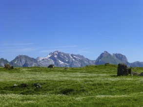 During a hike on Toggenburger Hoehenweg, you'll pass this beautiful meadow with view to Saentis, a