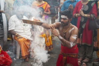 21.01.2019, Singapore, Republic of Singapore, Asia, A devout Hindu prepares for the Thaipusam