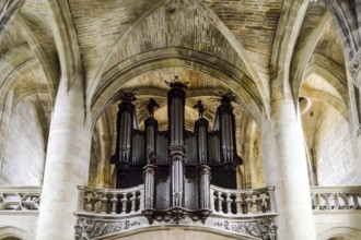 Grandstand organ of the Saint Etienne church. France