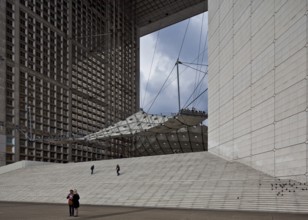 Office and conference building LA GRANDE ARCHE, 1984-89 by Johan Otto von Spreckelsen, cube-shaped