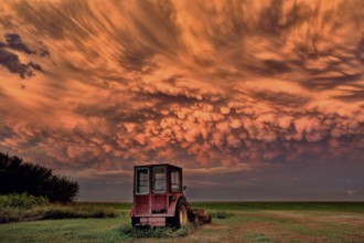 Prairie Storm Saskatchewan shelf cloud danger warning