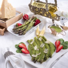 Asparagus with green sauce
