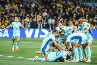 MELBOURNE, AUSTRALIA, JULY 31: Australia celebrates Mary FOWLER scoring before the goal being