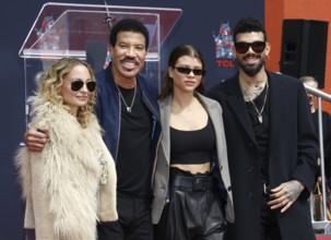 Lionel Richie, Sofia Richie, Miles Richie and Nicole Richie at Lionel Richie Hand And Footprint