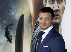Jeremy Renner at the Los Angeles premiere of 'Arrival' held at the Regency Village Theater in