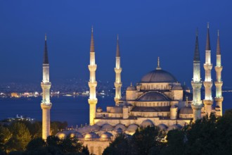 Illuminated Sultan Ahmed Mosque at dusk, Istanbul, Turkey Istanbul, Turkey, Asia