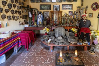 Casa museo de Pascual Abaj, cerro Turkaj, Chichicastenango, Quiché, Guatemala, America Central,