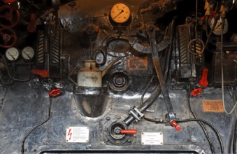 Driver's cab of express locomotive 01008