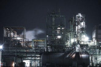 Factory night view of Kawasaki Keihin industrial zone. Shooting Location: Kawasaki City, Kanagawa