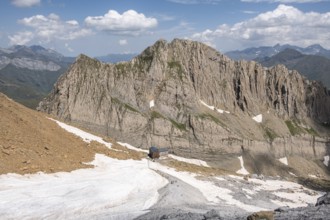 Route of ascent to the Taillon, 3144 meters, French Pyrenees, France, Europe