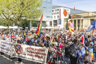 Easter march in Stuttgart under the motto: Peace-capable instead of war-capable! The peace network