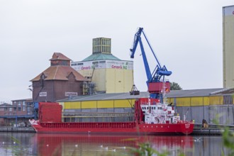 Cargo ship, loading crane, harbour, Kiel Canal, Rendsburg, Schleswig-Holstein, Germany