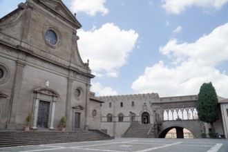 Piazza San Lorenzo, St Lawrence Cathedral with bell tower, St Lawrence Cathedral with campanile,