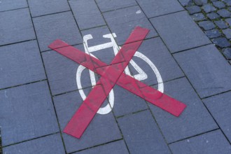 Traffic sign for cyclists in the rain