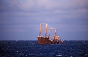 Stranded shipwreck, Silverbanks, Caribbean Sea, Dominican Republic