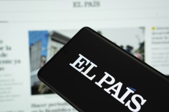The logo of the EL PAIS is displayed on a smartphone screen, and the website el pais is visible on