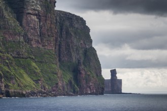 Old Man of Hoy, rocky outcrop off the island of Hoy, Orkney Islands, Scotland, Great Britain